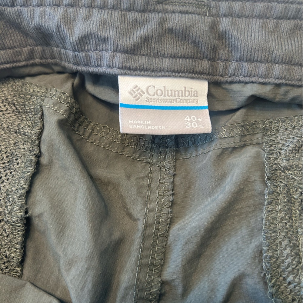 Columbia Men's Dark green Cargo Pants - Picture 4 of 5